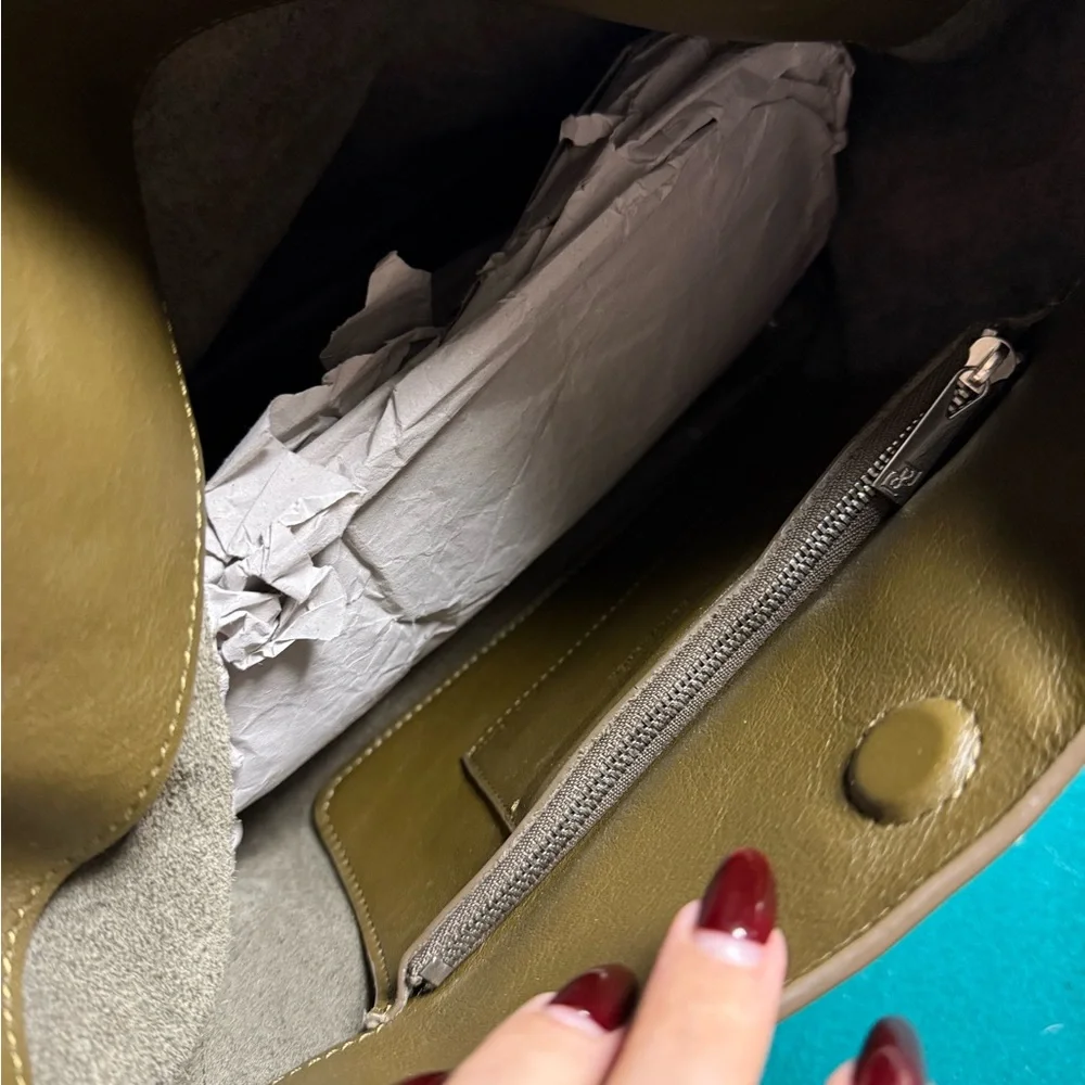 Reformation Small Vittoria Tote
$398 - Picture 4 of 7